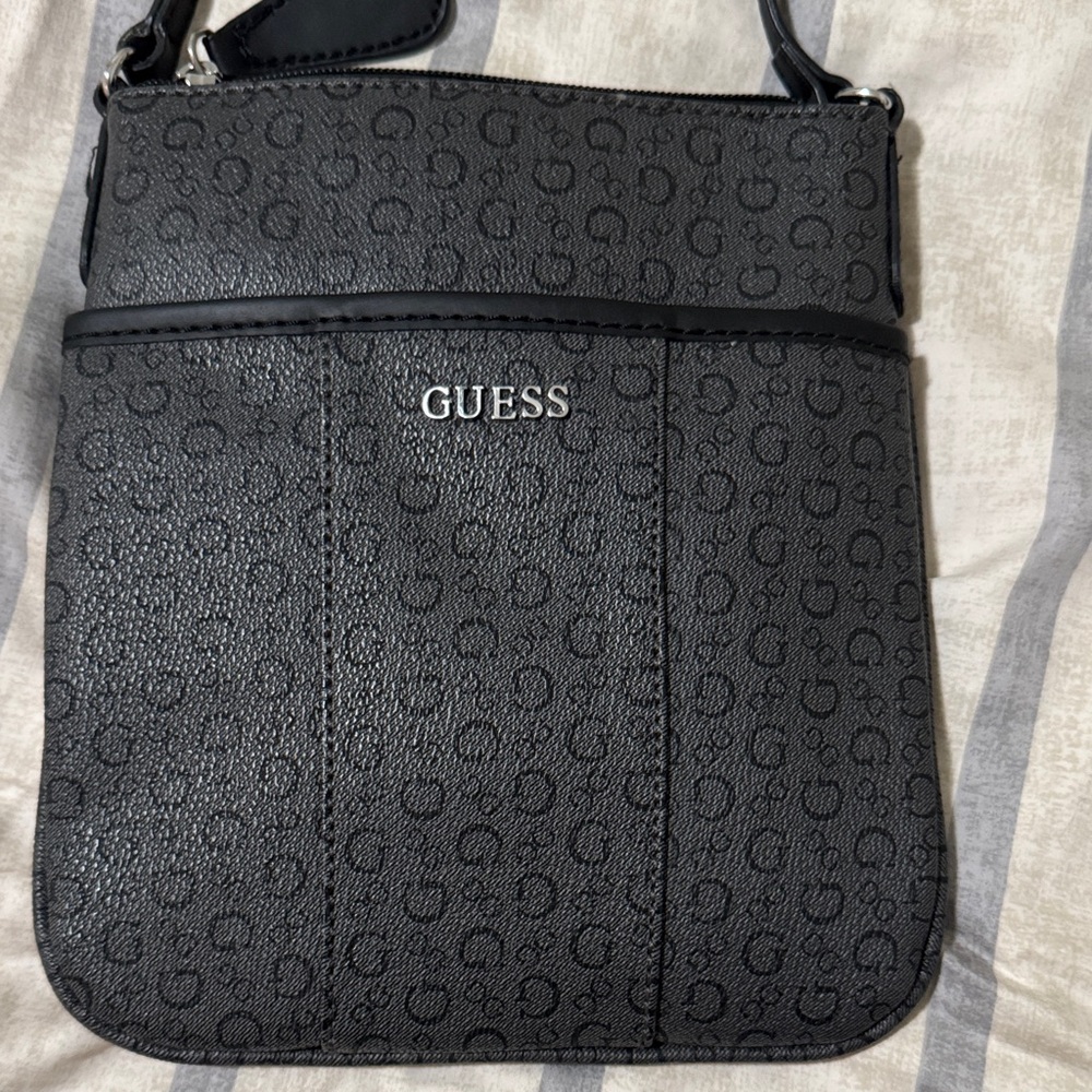 GUESS Gray Patterned Messenger Bag